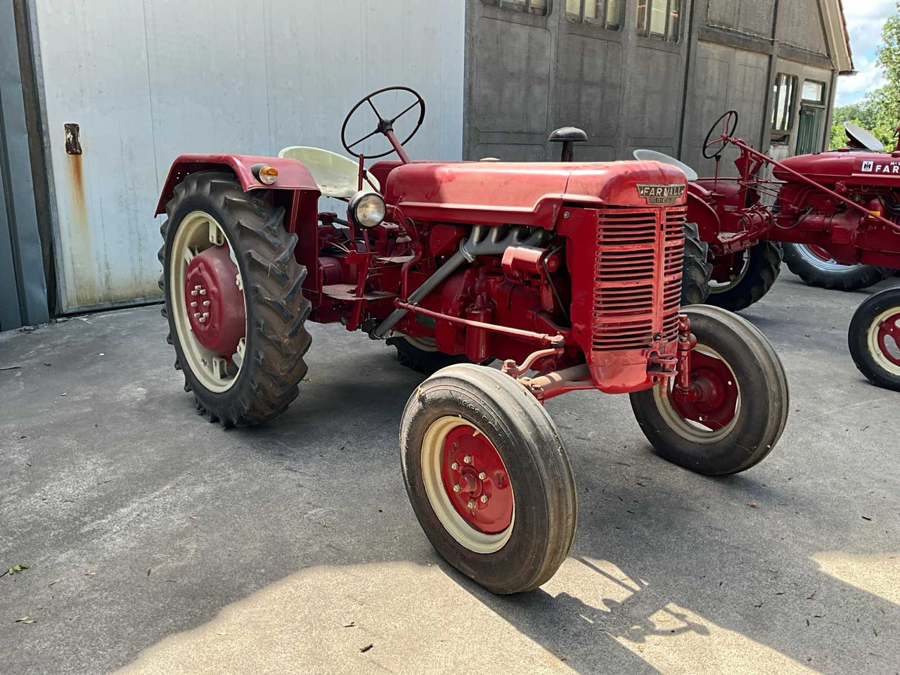 Farmall DGD-4 - Farm tractor: picture 2 Farmall DGD-4 - Farm tractor: picture 2