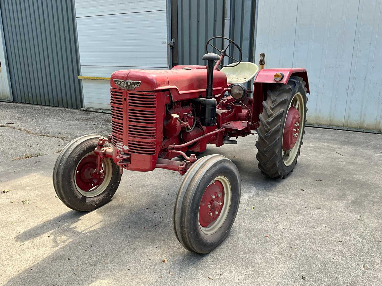 Farmall DGD-4 - Farm tractor: picture 1 Farmall DGD-4 - Farm tractor: picture 1