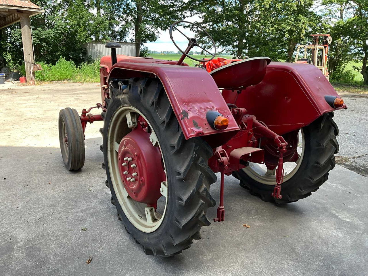 Farmall DGD-4 - Farm tractor: picture 4 Farmall DGD-4 - Farm tractor: picture 4