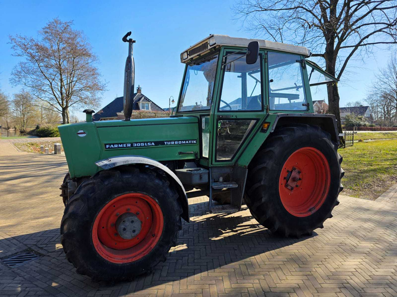 Fendt 305 LSA - Farm tractor: picture 2 Fendt 305 LSA - Farm tractor: picture 2