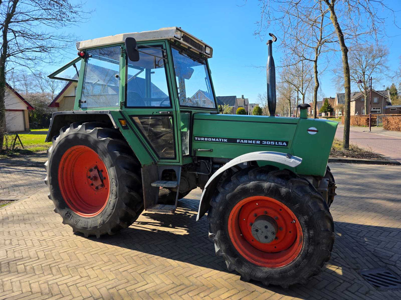 Fendt 305 LSA - Farm tractor: picture 5 Fendt 305 LSA - Farm tractor: picture 5