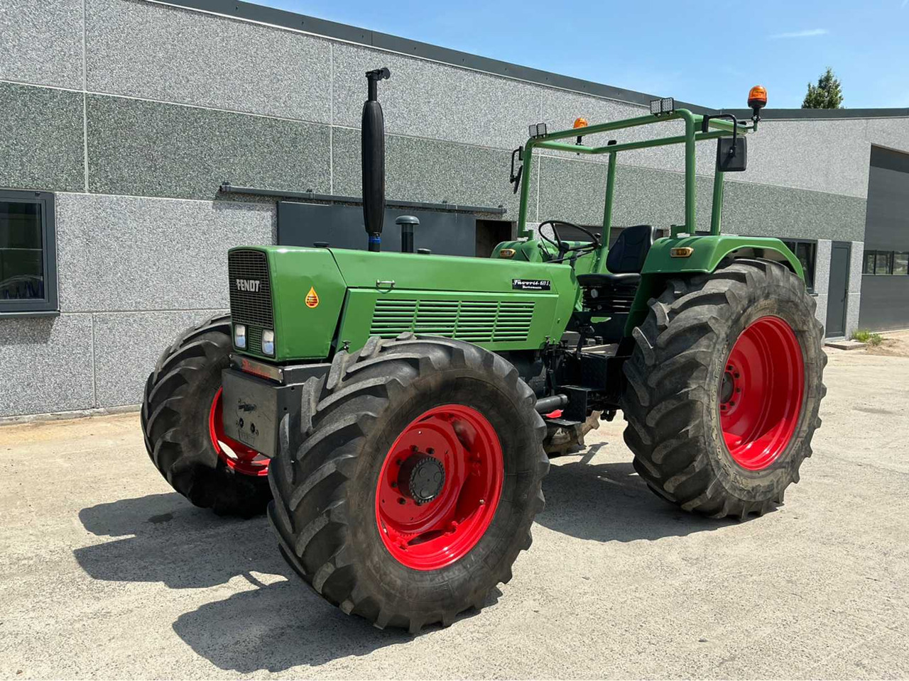 Fendt 611s - Farm tractor: picture 1 Fendt 611s - Farm tractor: picture 1