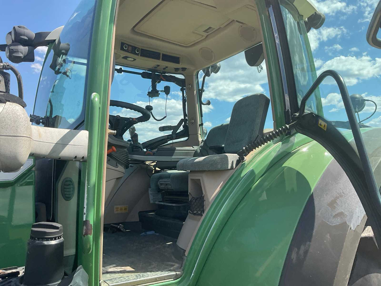Farm tractor Fendt 720 vario: picture 23