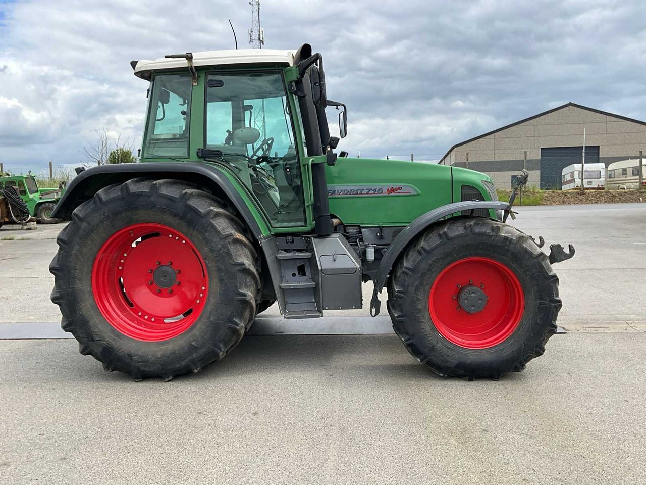 Fendt FENDT 716 Vario - Farm tractor: picture 2 Fendt FENDT 716 Vario - Farm tractor: picture 2