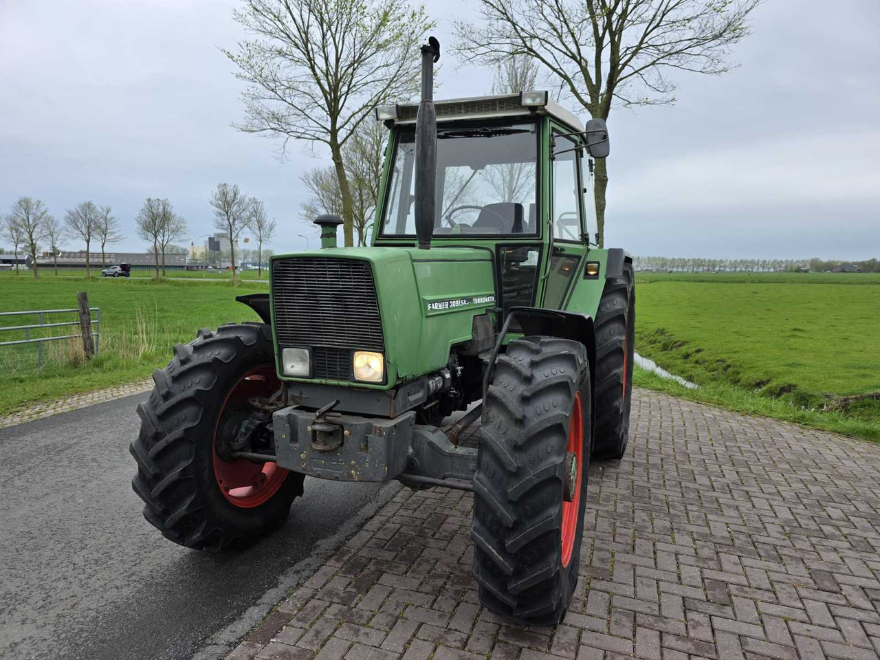 Fendt Farmer 309 lsa - Farm tractor: picture 2 Fendt Farmer 309 lsa - Farm tractor: picture 2