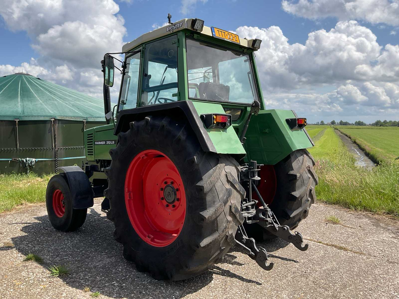 Fendt Farmer 310LS Turbomatik - Farm tractor: picture 2 Fendt Farmer 310LS Turbomatik - Farm tractor: picture 2