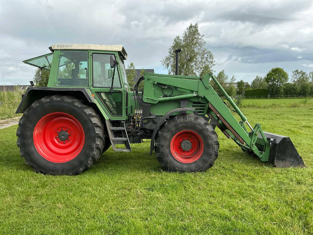 Fendt Farmer 311 LSA - Farm tractor: picture 4 Fendt Farmer 311 LSA - Farm tractor: picture 4