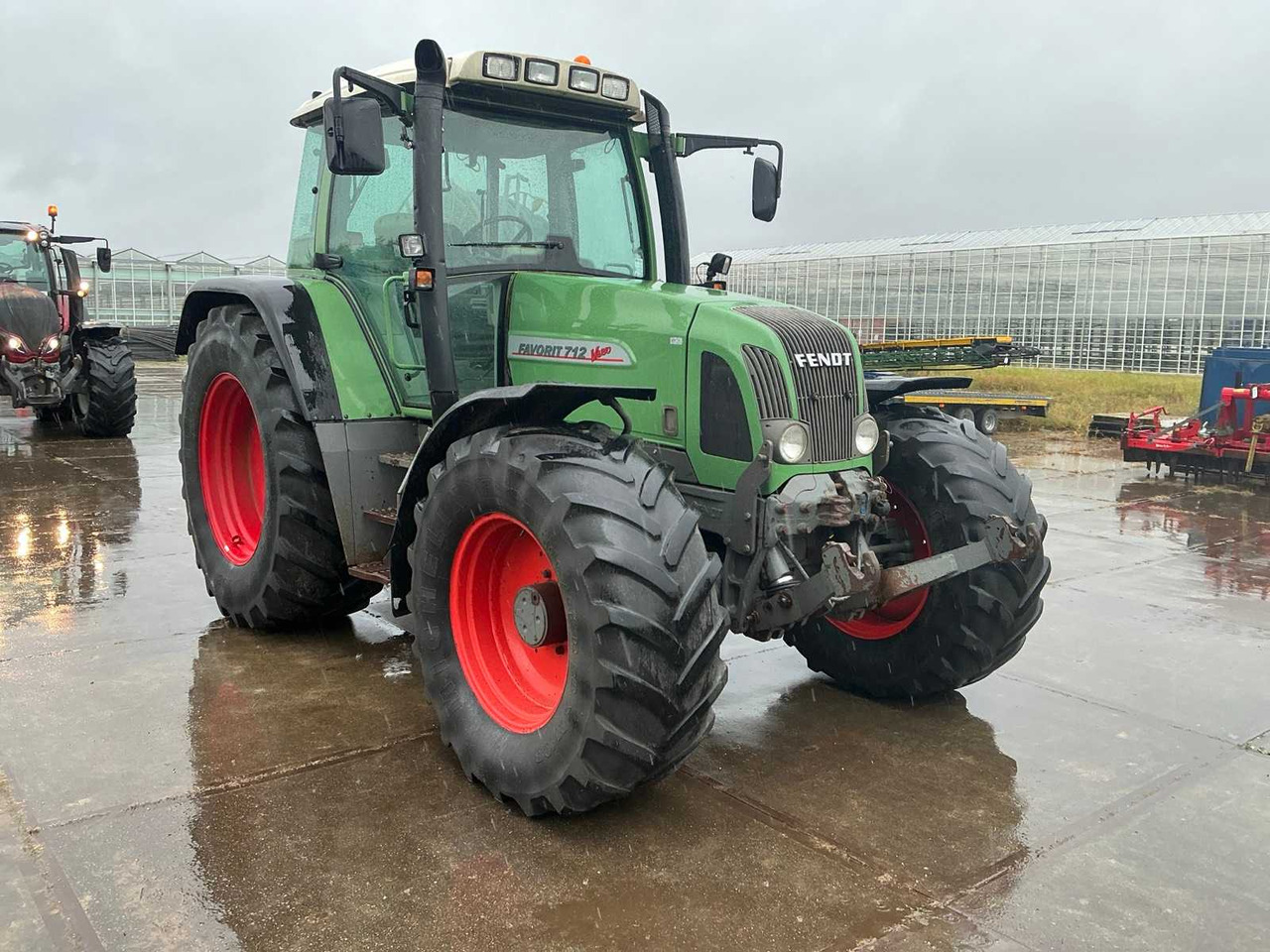 Fendt Favorit 712 Vario - Farm tractor: picture 4 Fendt Favorit 712 Vario - Farm tractor: picture 4