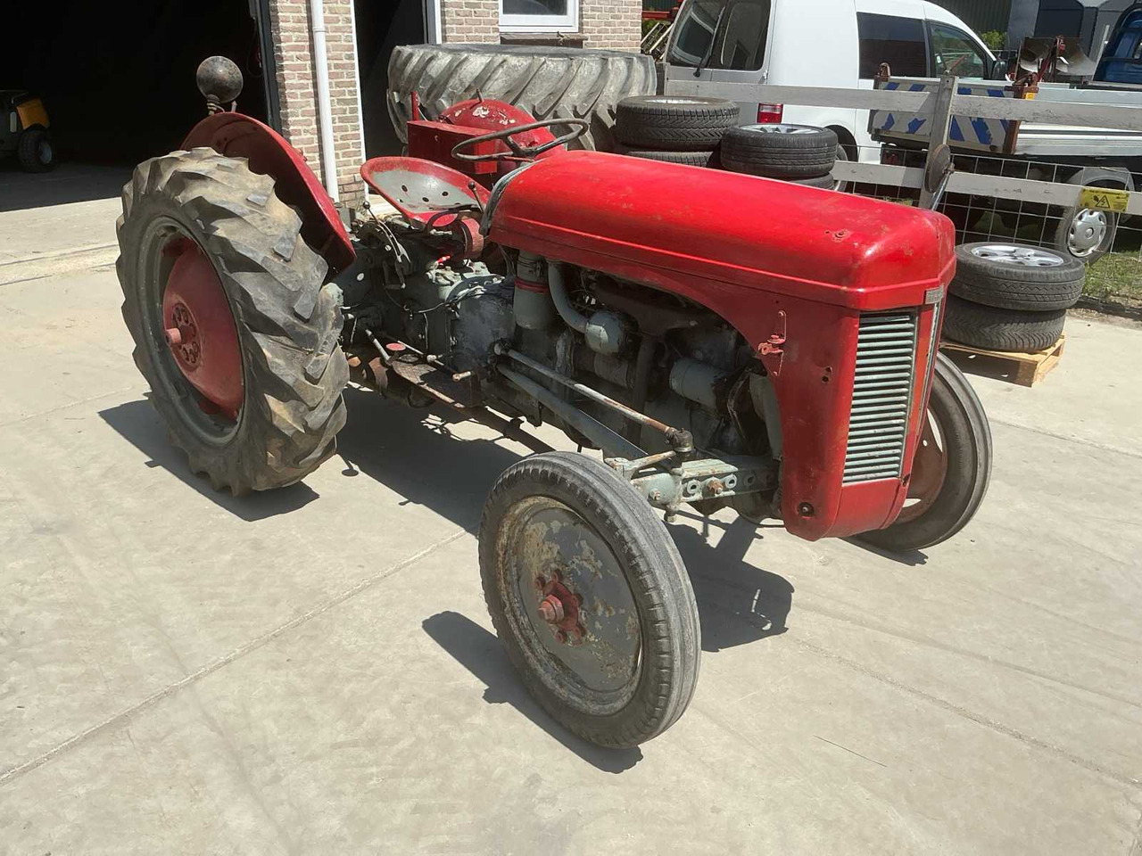 Ferguson - Farm tractor: picture 2 Ferguson - Farm tractor: picture 2
