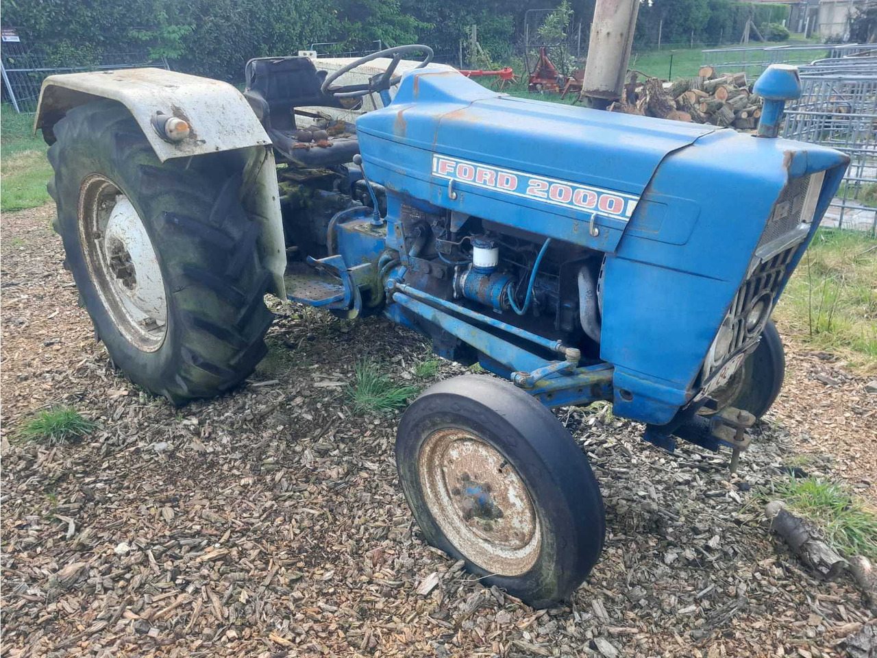 Ford 2000 - Farm tractor: picture 1 Ford 2000 - Farm tractor: picture 1