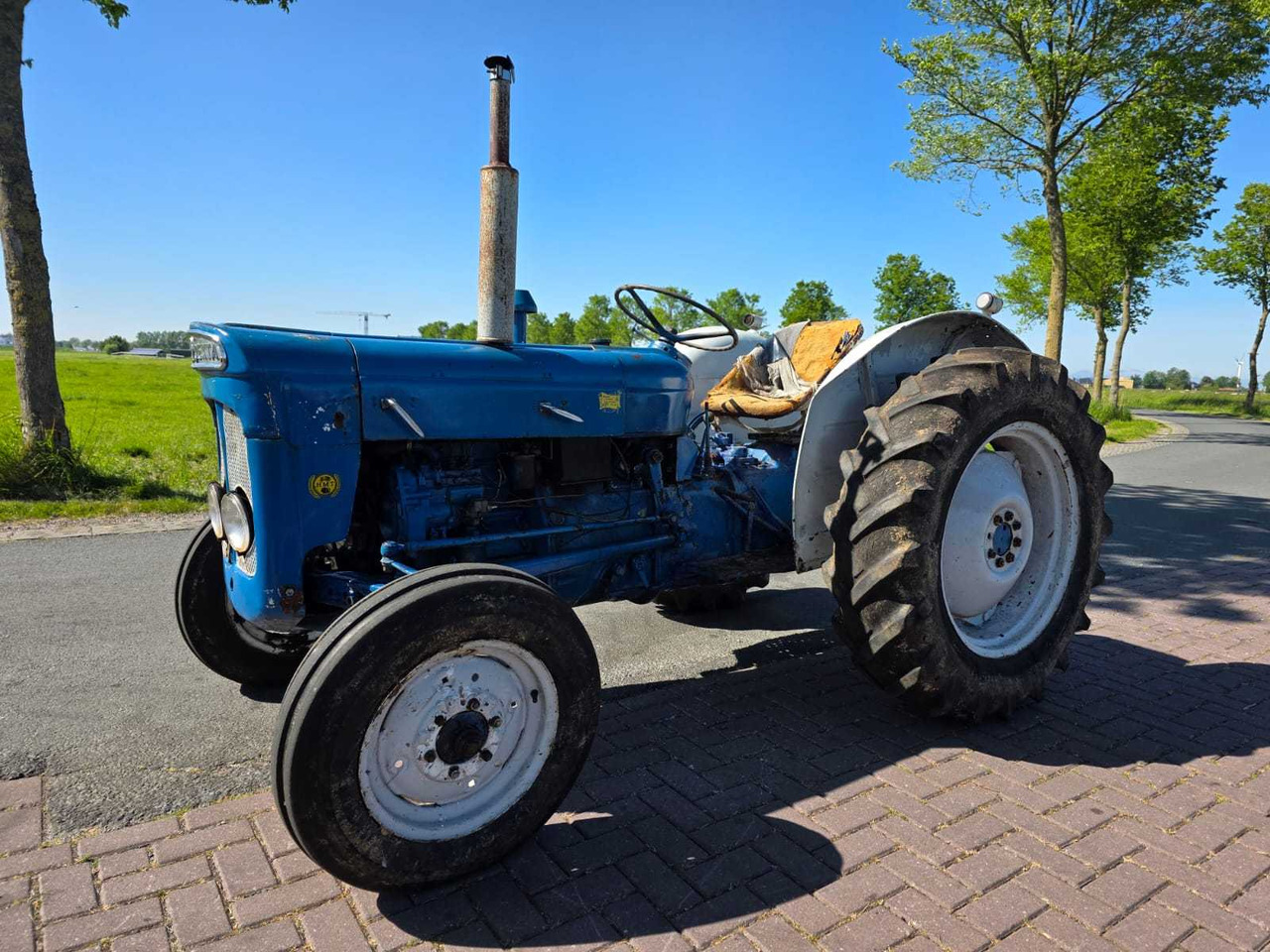 Ford Dexta - Farm tractor: picture 1 Ford Dexta - Farm tractor: picture 1