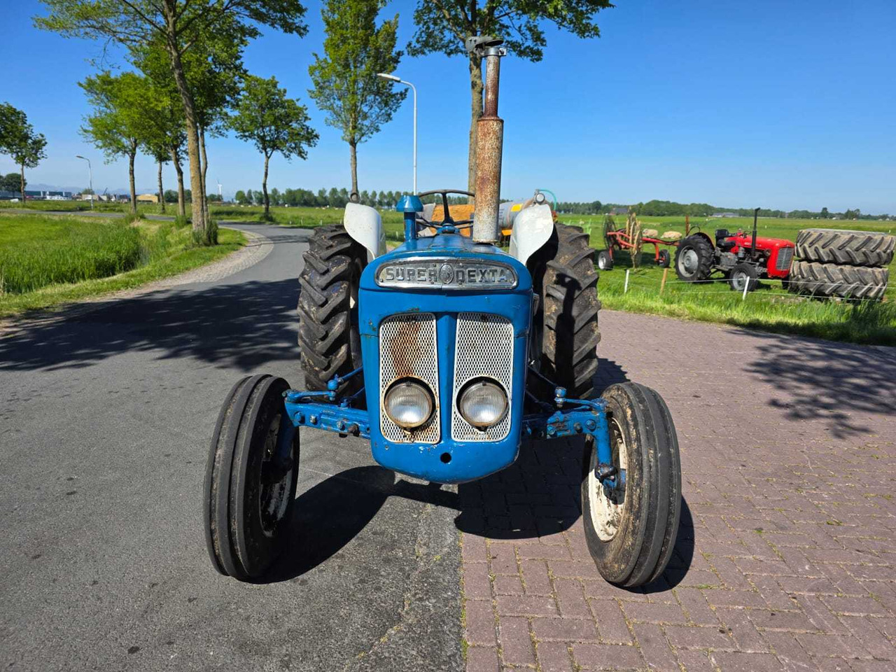 Ford Dexta - Farm tractor: picture 5 Ford Dexta - Farm tractor: picture 5