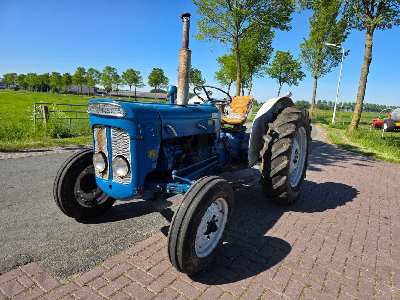 Ford Dexta - Farm tractor: picture 3 Ford Dexta - Farm tractor: picture 3
