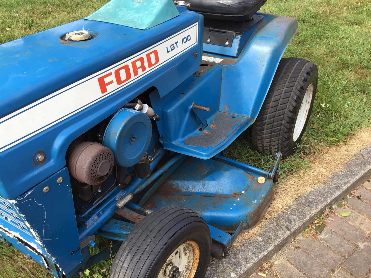 Ford LGT 100 Oldtimer - Garden mower: picture 5 Ford LGT 100 Oldtimer - Garden mower: picture 5
