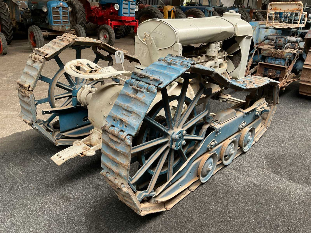 Fordson F Crawler - Farm tractor: picture 3 Fordson F Crawler - Farm tractor: picture 3