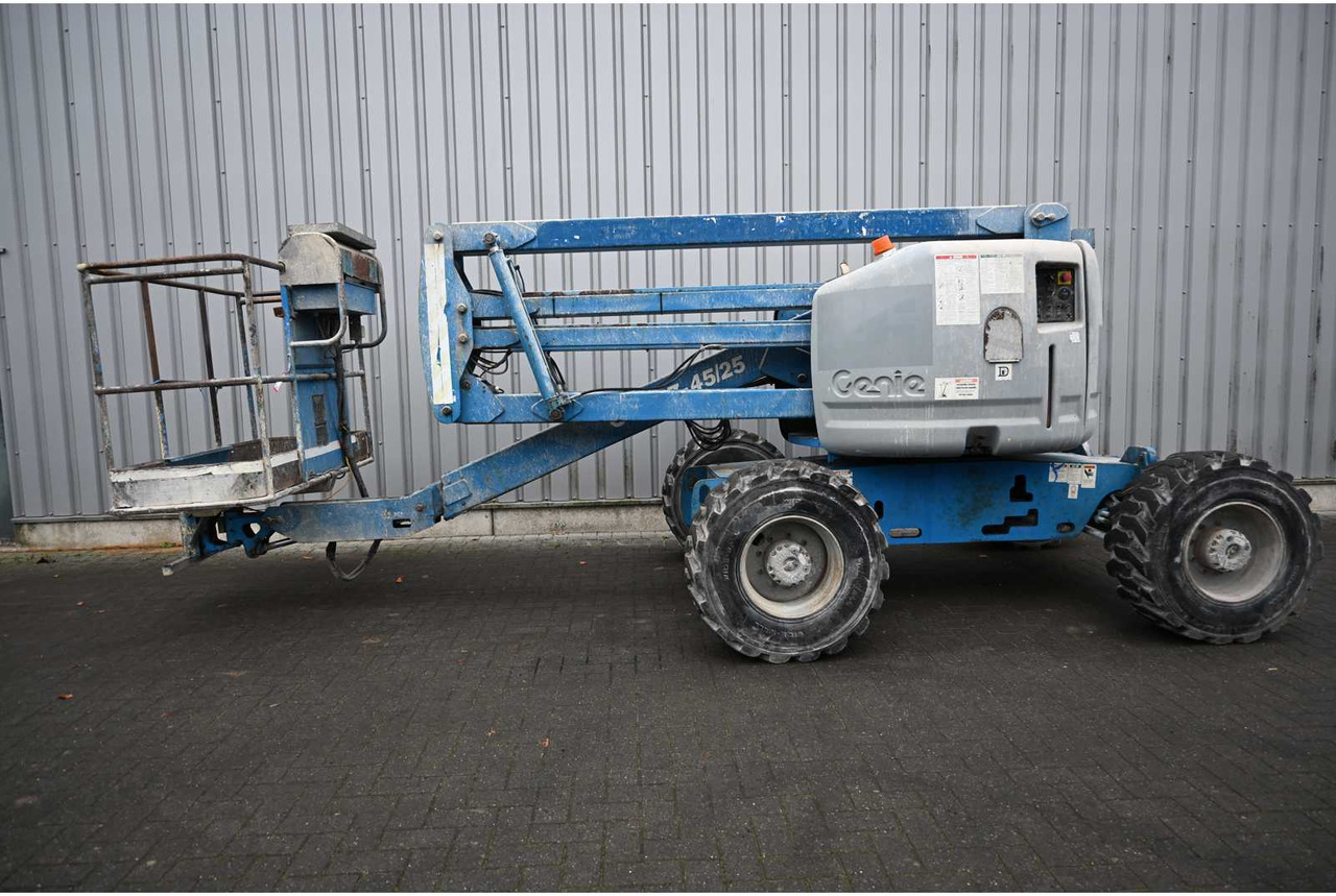 GENIE - 2003 - Z-45/25 - AERIAL PLATFORM - Aerial platform: picture 1 GENIE - 2003 - Z-45/25 - AERIAL PLATFORM - Aerial platform: picture 1