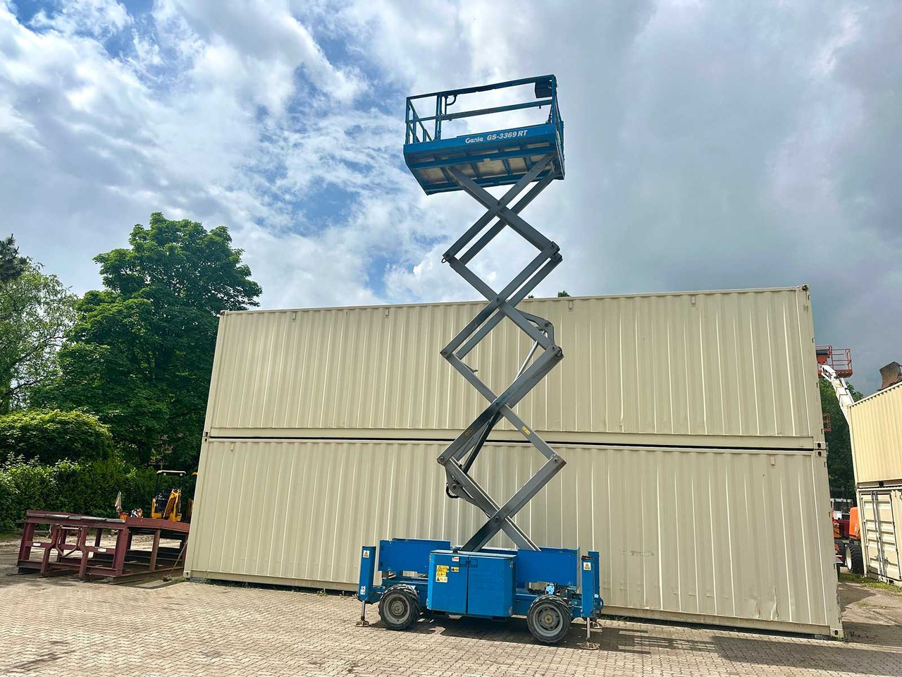Genie GS3369RT 4x4 - Aerial platform: picture 4 Genie GS3369RT 4x4 - Aerial platform: picture 4