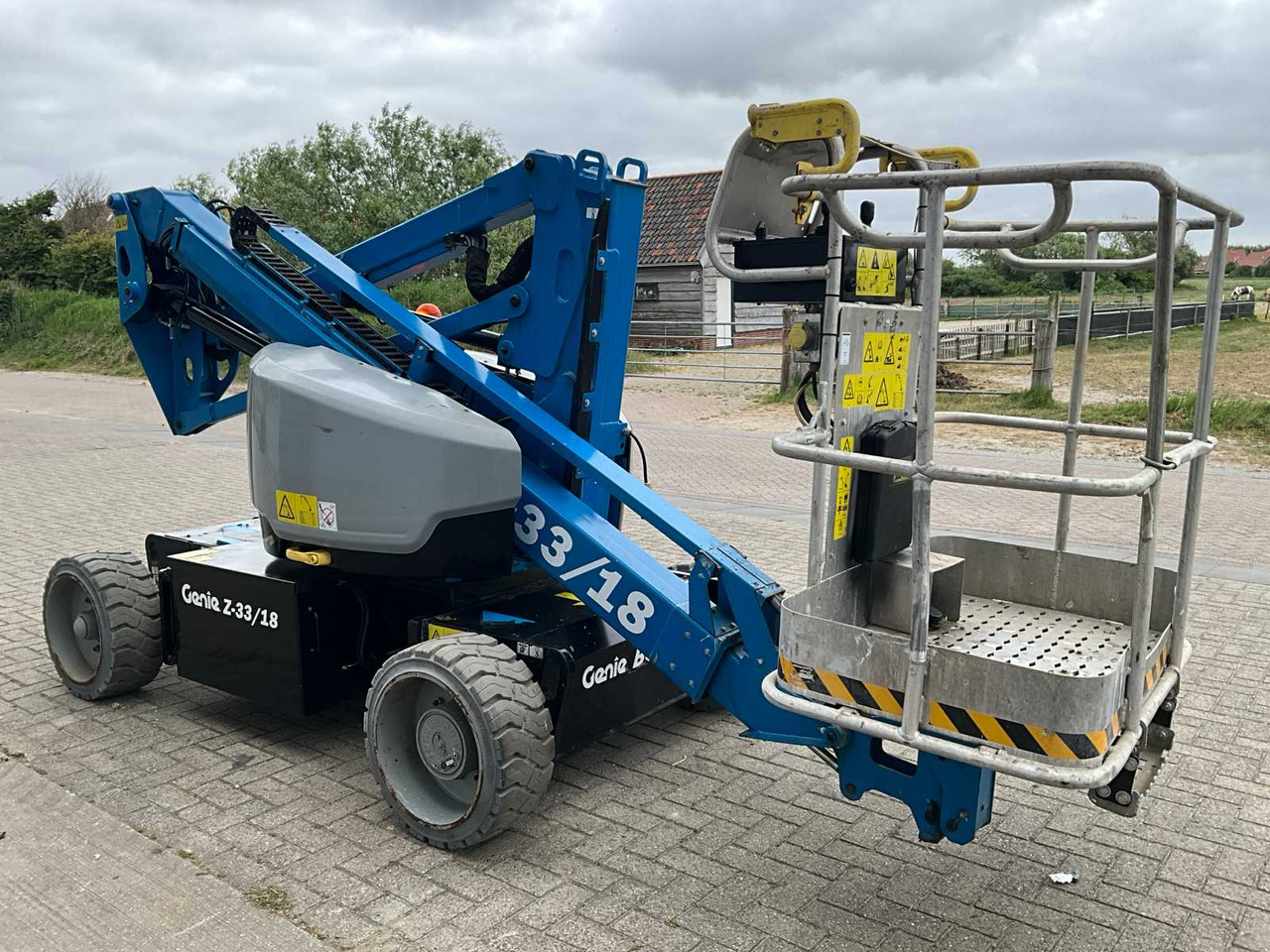 Genie Z-33/18 - Aerial platform: picture 2 Genie Z-33/18 - Aerial platform: picture 2