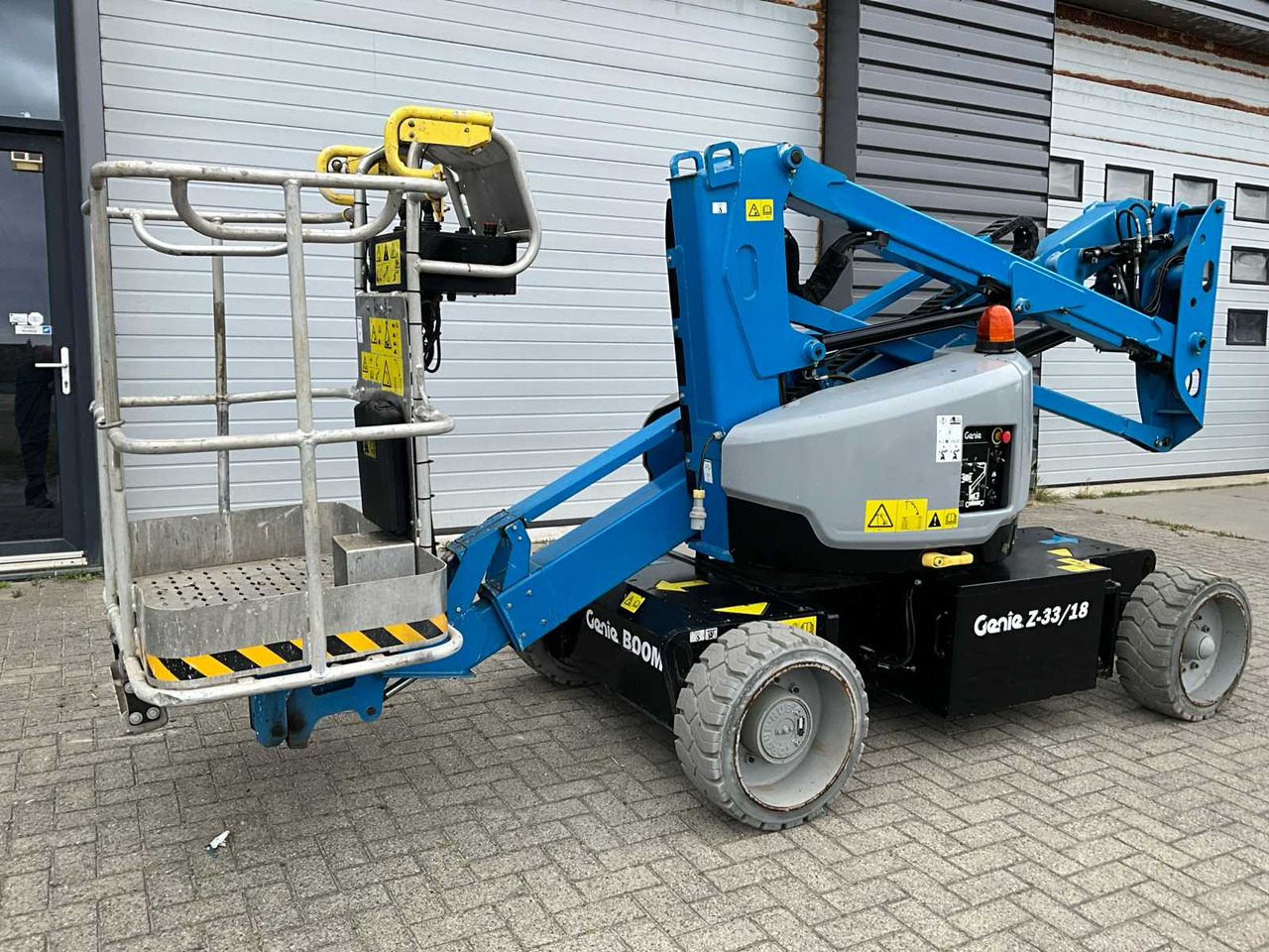 Genie Z-33/18 - Aerial platform: picture 1 Genie Z-33/18 - Aerial platform: picture 1