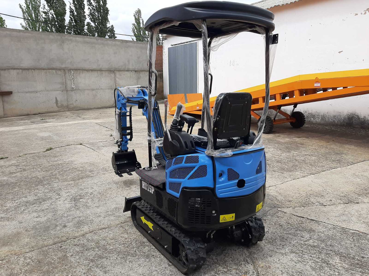 HT - Mini excavator: picture 4 HT - Mini excavator: picture 4
