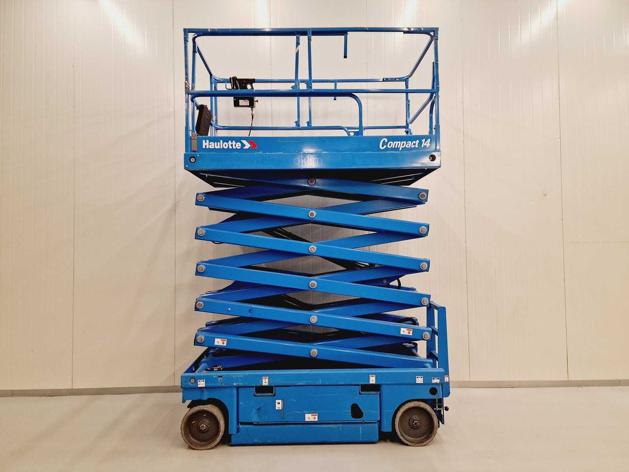 Haulotte Compact 14 - Aerial platform: picture 4 Haulotte Compact 14 - Aerial platform: picture 4