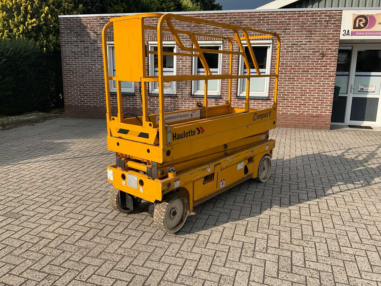 Haulotte Compact 8 - Aerial platform: picture 3 Haulotte Compact 8 - Aerial platform: picture 3