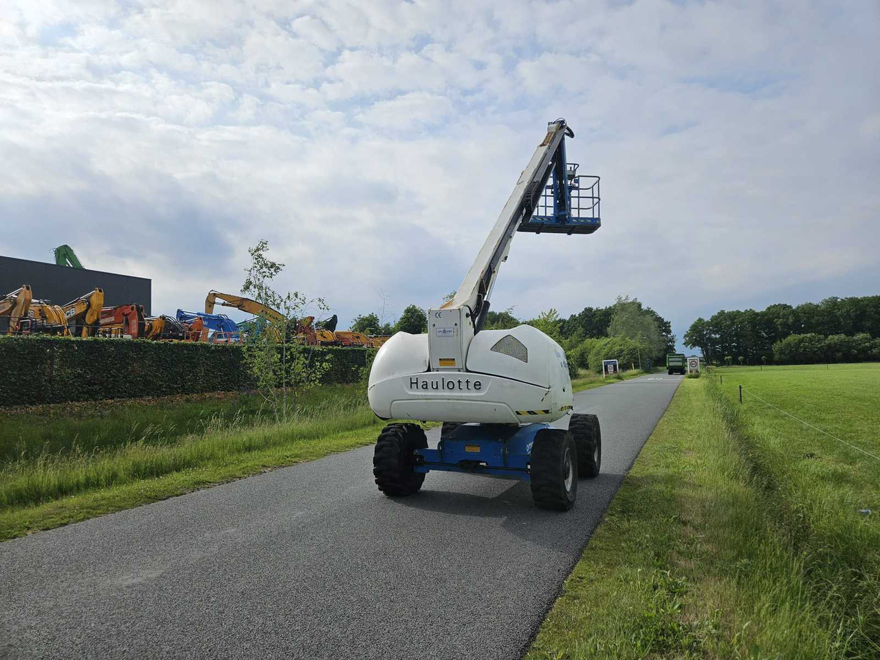 Haulotte H16TPX - Aerial platform: picture 3 Haulotte H16TPX - Aerial platform: picture 3