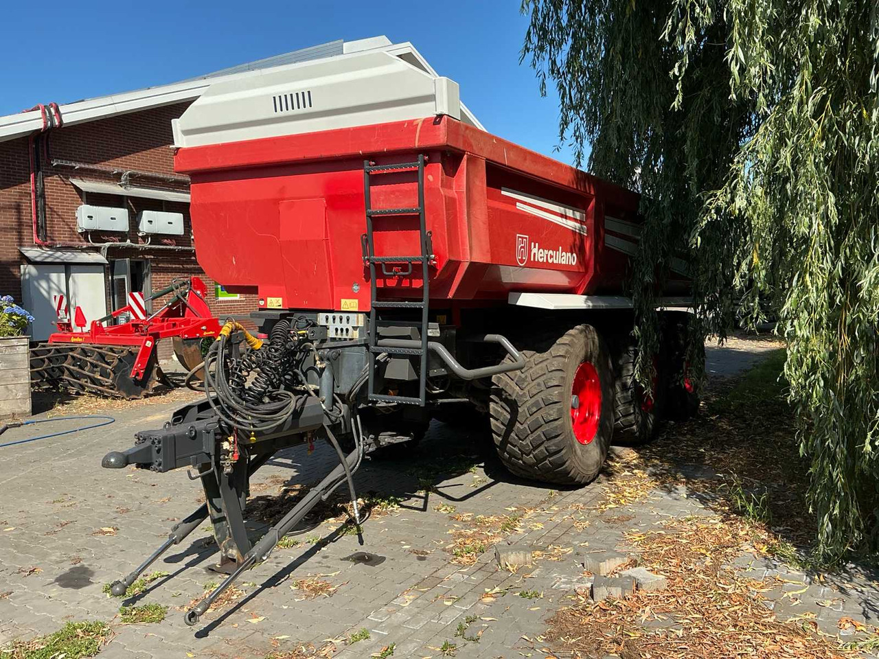 Herculano HMB33 - Farm tipping trailer/ Dumper: picture 3 Herculano HMB33 - Farm tipping trailer/ Dumper: picture 3