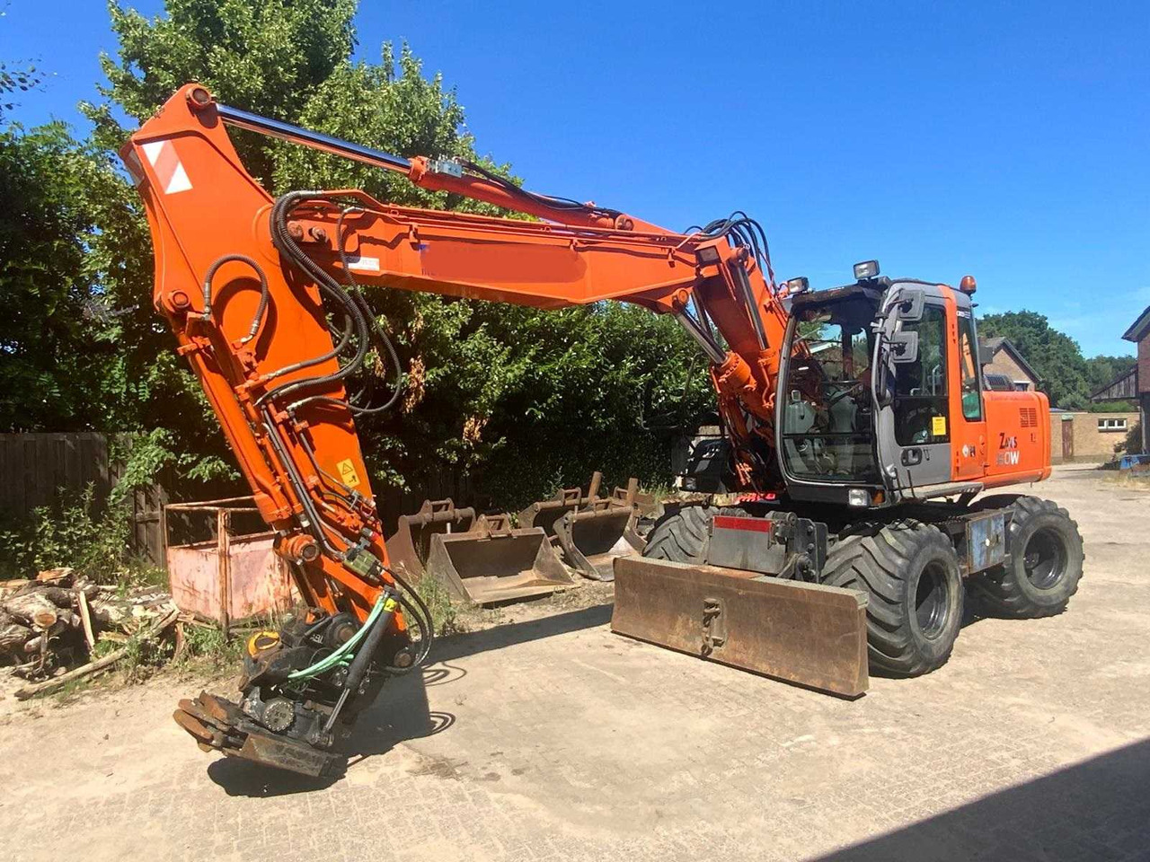 Hitachi ZX 160W - Wheel excavator: picture 1 Hitachi ZX 160W - Wheel excavator: picture 1