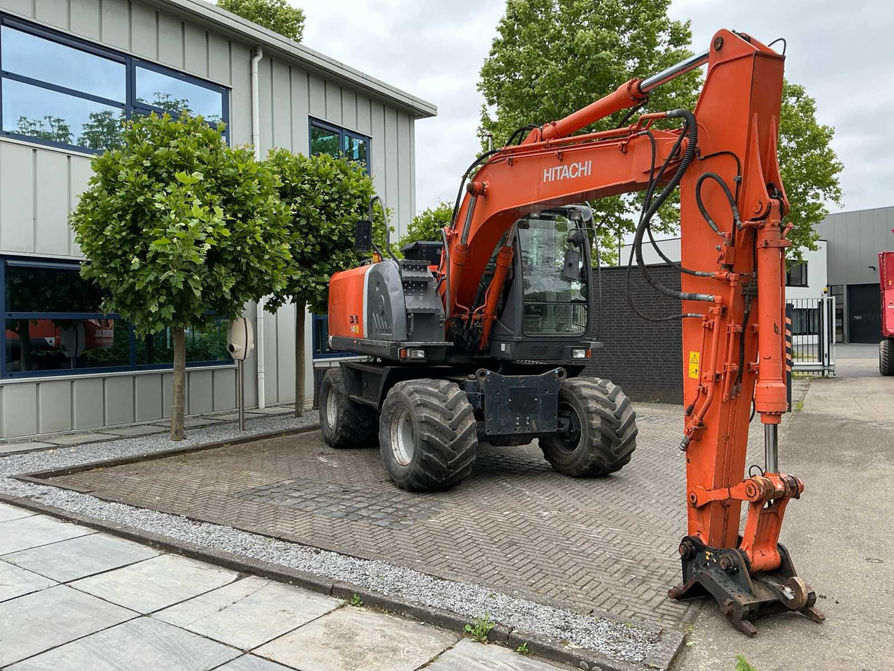 Hitachi ZX140W-3 - Wheel excavator: picture 3 Hitachi ZX140W-3 - Wheel excavator: picture 3