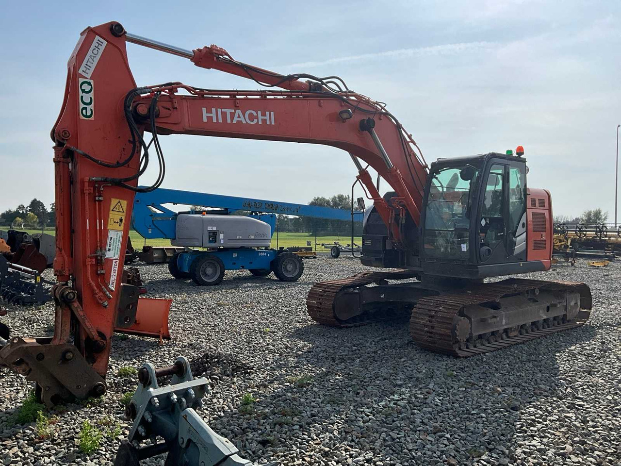 Hitachi Zaxis 225uslc - Crawler excavator: picture 2 Hitachi Zaxis 225uslc - Crawler excavator: picture 2