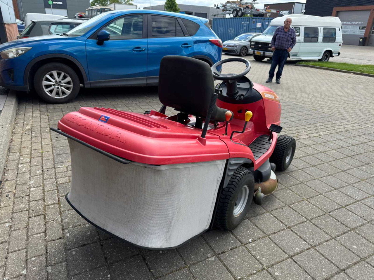 Honda V twin 2415 - Garden mower: picture 4 Honda V twin 2415 - Garden mower: picture 4