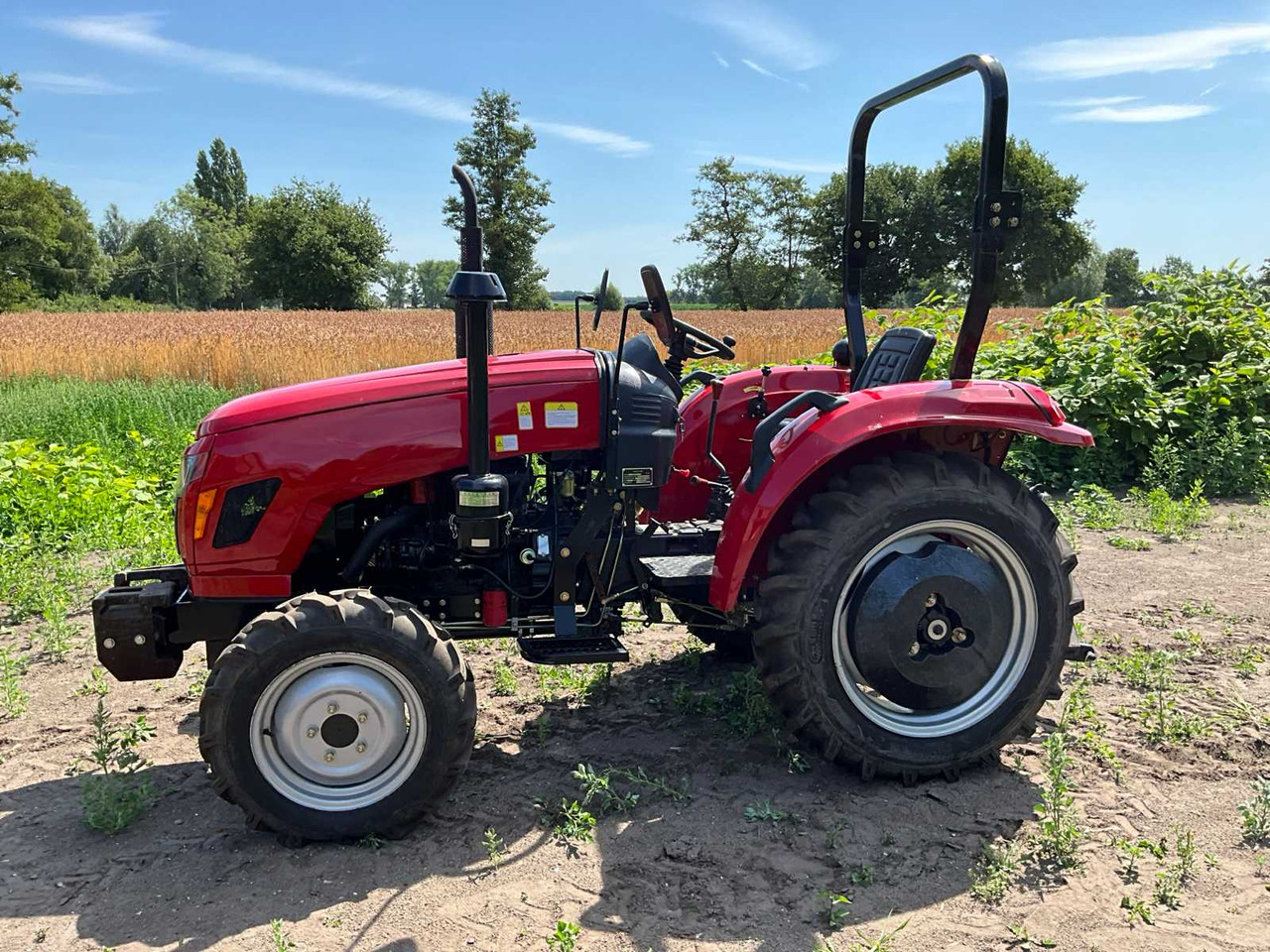 Huaxia H-254 - Compact tractor: picture 3 Huaxia H-254 - Compact tractor: picture 3