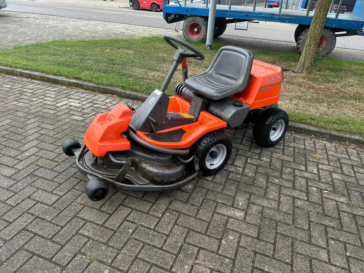 Husqvarna Rider 11c - Garden mower: picture 1 Husqvarna Rider 11c - Garden mower: picture 1