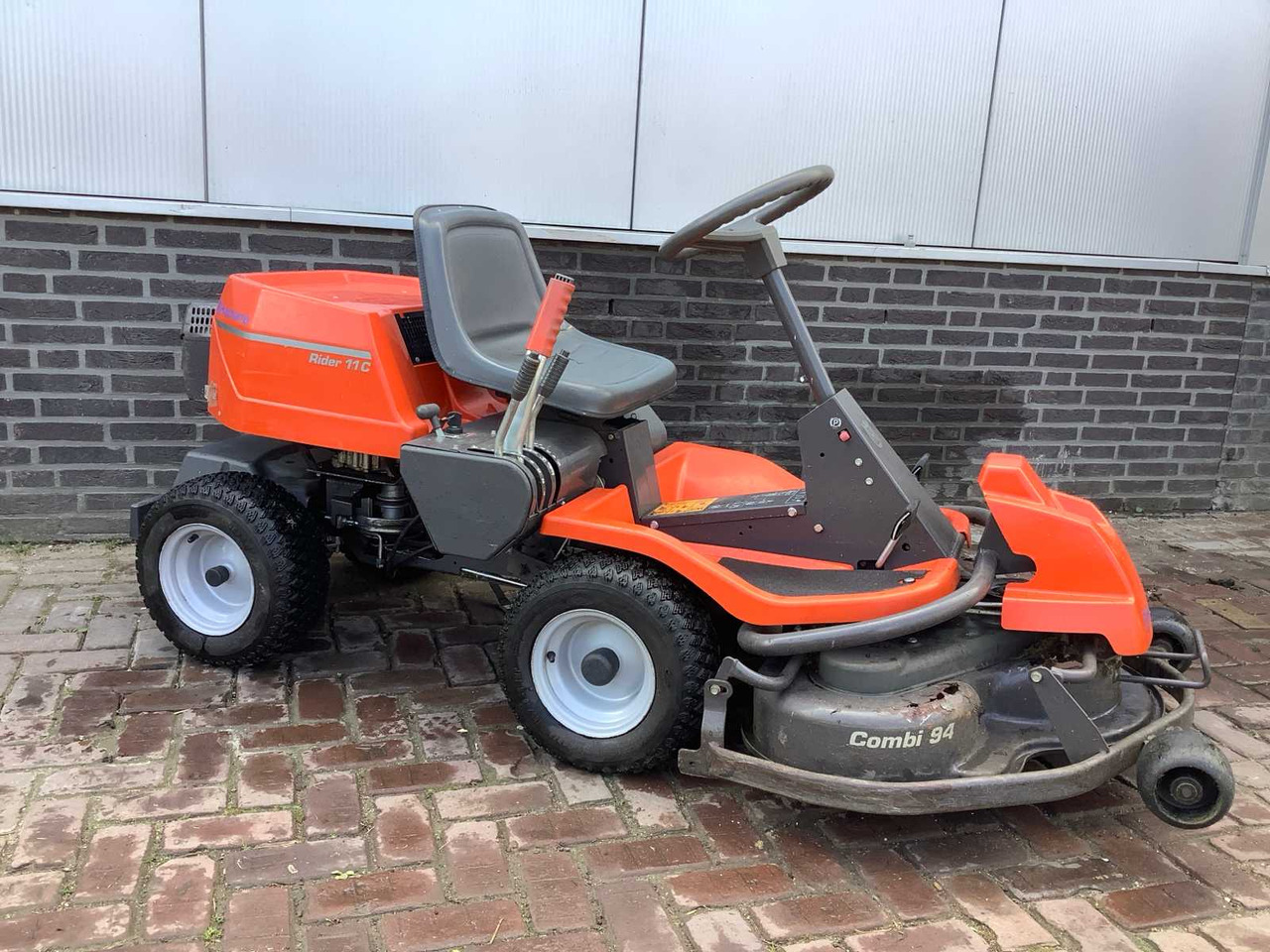Husqvarna Rider11C - Garden mower: picture 4 Husqvarna Rider11C - Garden mower: picture 4