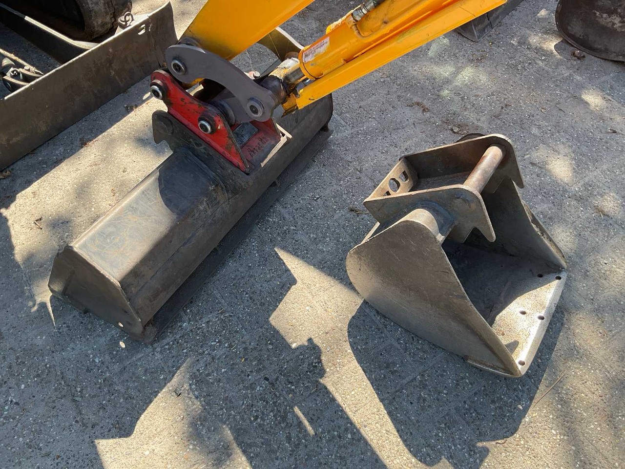Hyundai Excabator Robex R18-9AK - Crawler excavator: picture 4 Hyundai Excabator Robex R18-9AK - Crawler excavator: picture 4