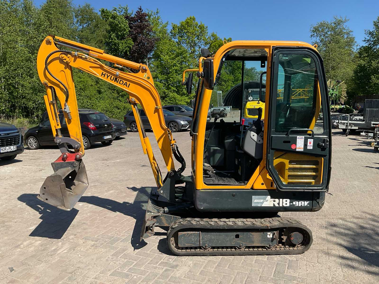 Hyundai Excabator Robex R18-9AK - Crawler excavator: picture 2 Hyundai Excabator Robex R18-9AK - Crawler excavator: picture 2