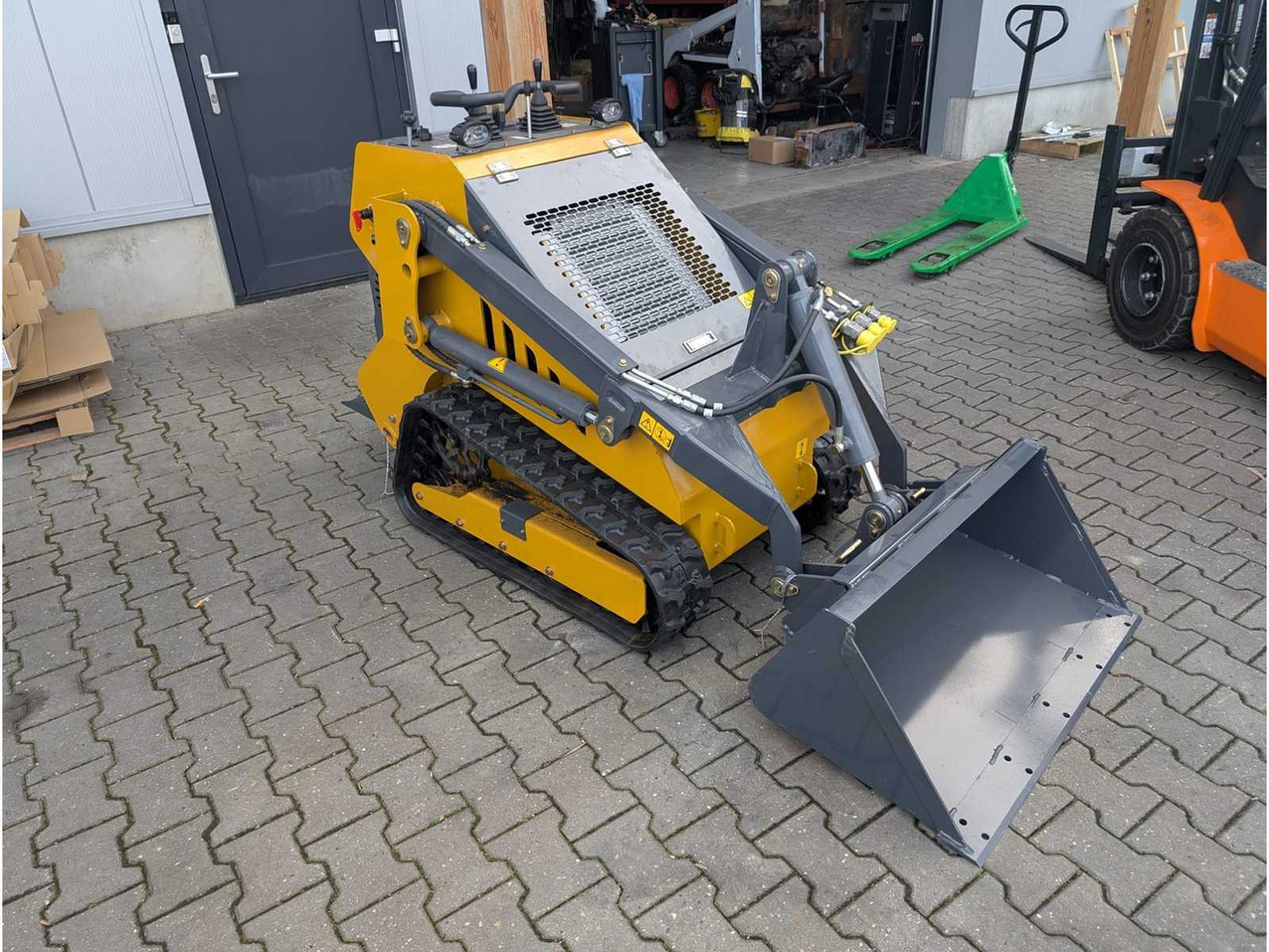 Infront Skidster - Wheel loader: picture 1 Infront Skidster - Wheel loader: picture 1