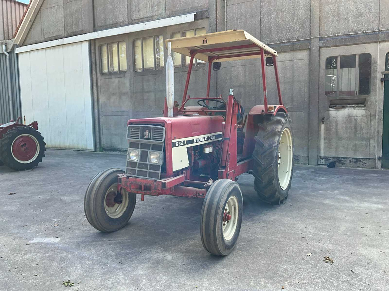 International 633 - Farm tractor: picture 1 International 633 - Farm tractor: picture 1