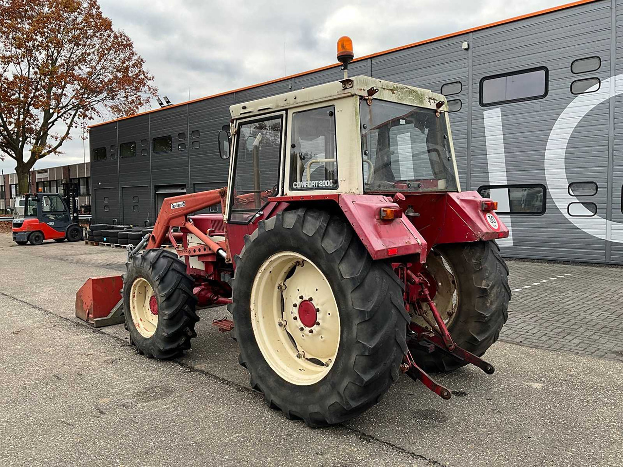 International 844AS - Farm tractor: picture 3 International 844AS - Farm tractor: picture 3