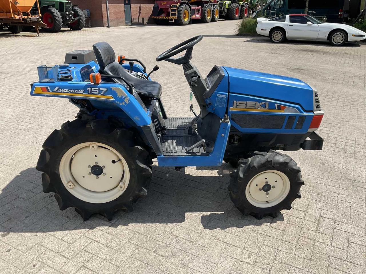 Iseki Landhope 157 - Compact tractor: picture 3 Iseki Landhope 157 - Compact tractor: picture 3