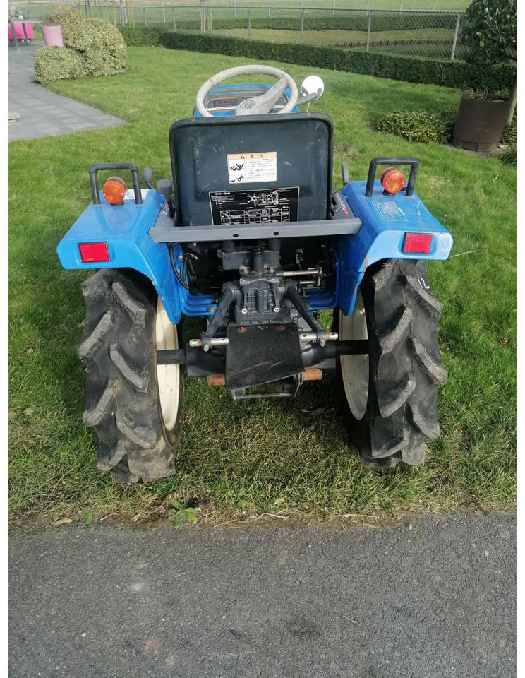 Iseki TM15F - Compact tractor: picture 4 Iseki TM15F - Compact tractor: picture 4
