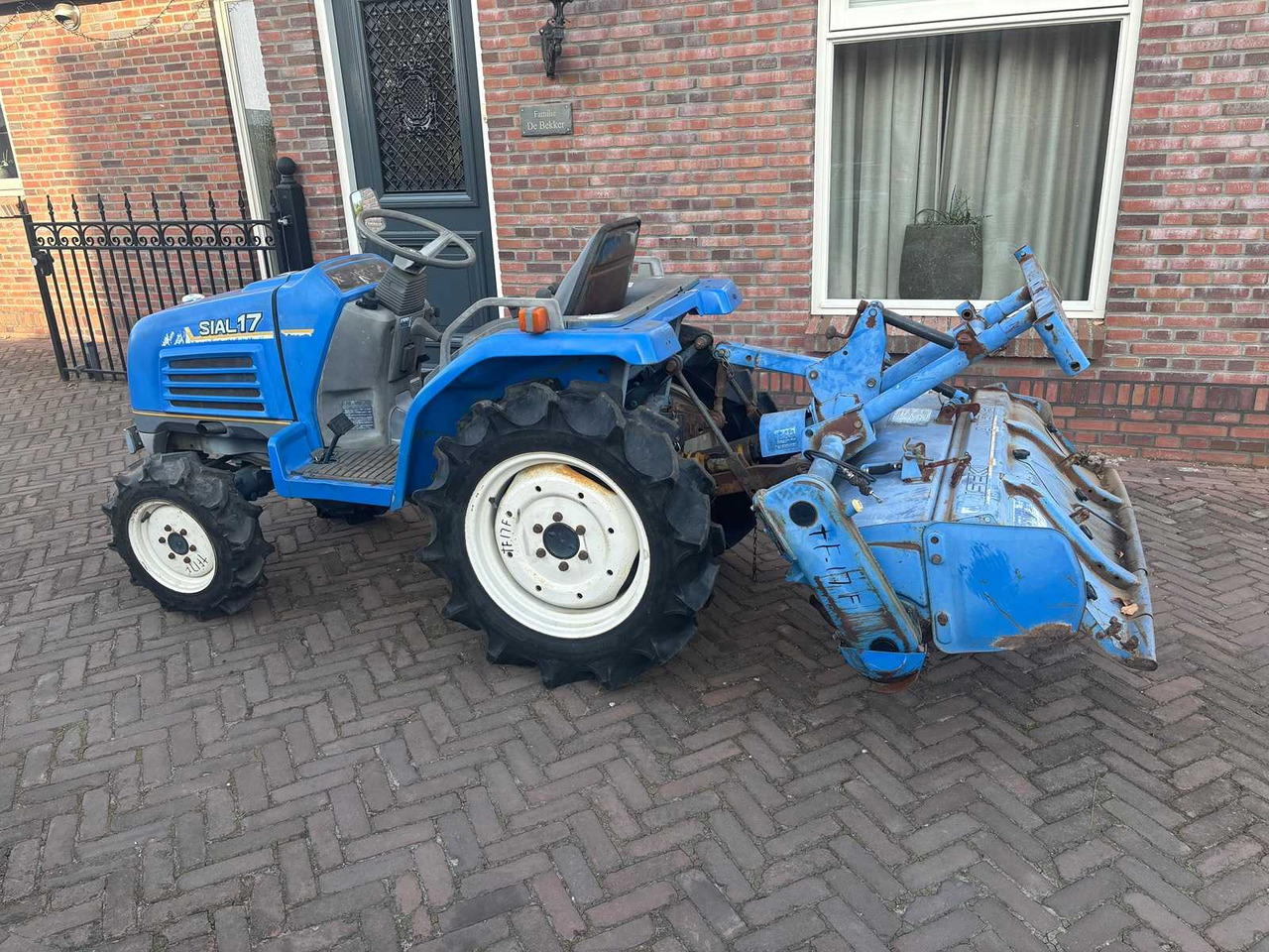 Iseki Trekker - Compact tractor: picture 2 Iseki Trekker - Compact tractor: picture 2