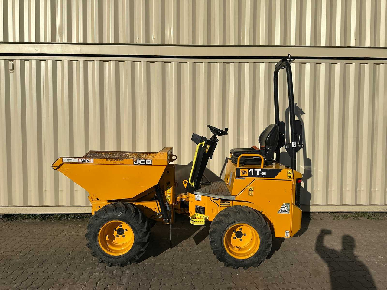 JCB 1T-2 High Tip - Dumper: picture 2 JCB 1T-2 High Tip - Dumper: picture 2