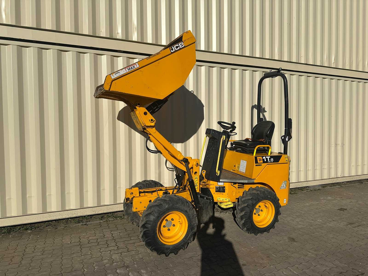 JCB 1T-2 High Tip - Dumper: picture 1 JCB 1T-2 High Tip - Dumper: picture 1