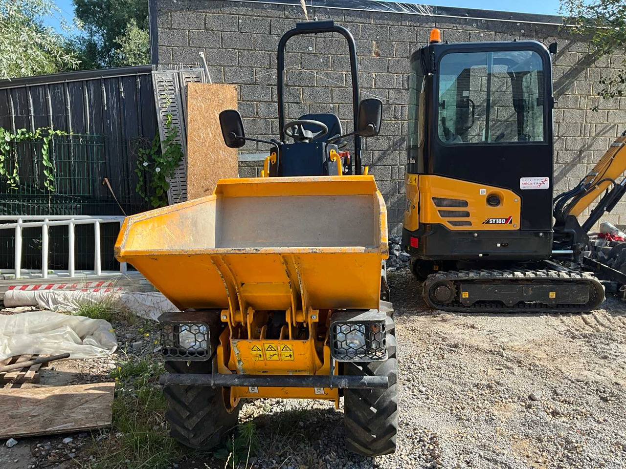 JCB 1T-2 high tip 1THT5 - Dumper: picture 2 JCB 1T-2 high tip 1THT5 - Dumper: picture 2