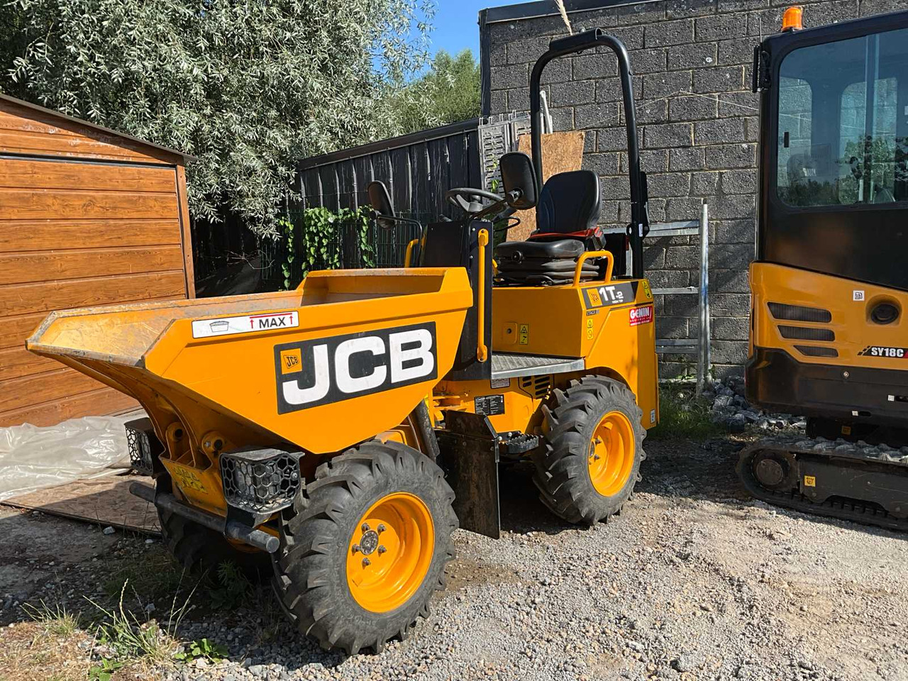 JCB 1T-2 high tip 1THT5 - Dumper: picture 1 JCB 1T-2 high tip 1THT5 - Dumper: picture 1