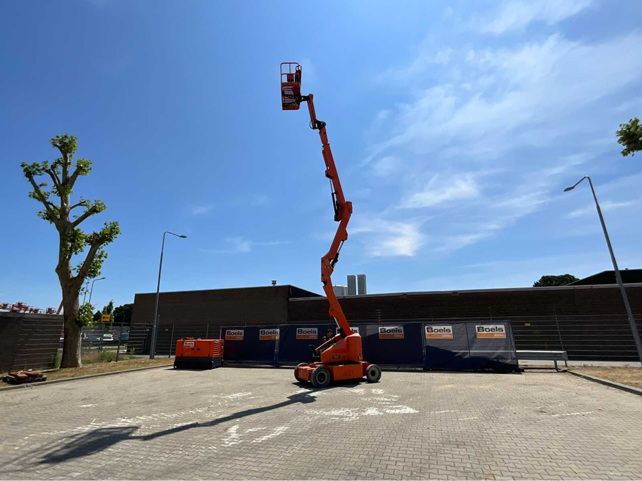 JLG E400AJPN narrow - Aerial platform: picture 1 JLG E400AJPN narrow - Aerial platform: picture 1