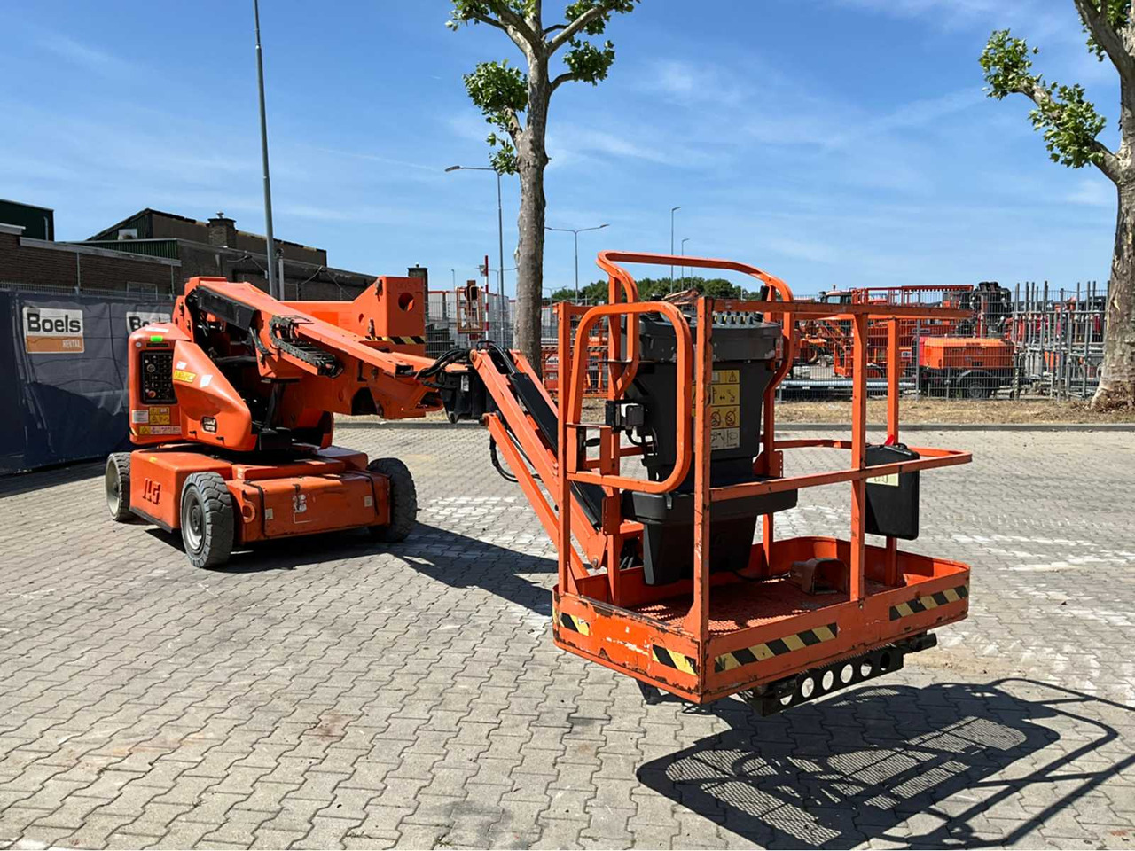 JLG E400AJPN narrow - Aerial platform: picture 5 JLG E400AJPN narrow - Aerial platform: picture 5