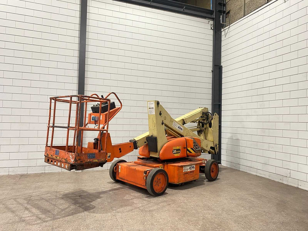 JLG N35E - Aerial platform: picture 1 JLG N35E - Aerial platform: picture 1